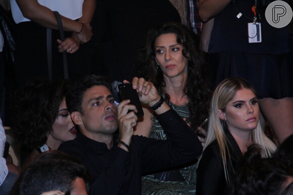 Cauã Reymond e Bárbara Evans se evitam em lançamento de 'Dois Irmãos': 'Só trabalhamos juntos'