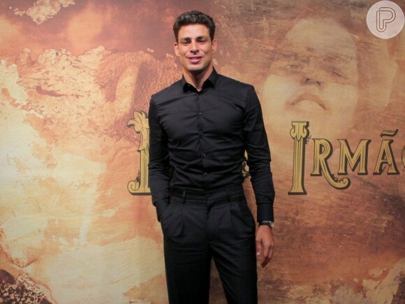 Cauã Reymond e Bárbara Evans se evitam em lançamento de 'Dois Irmãos': 'Só trabalhamos juntos'