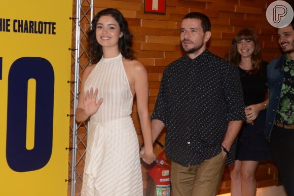 Daniel de Oliveira acompanha Sophie Charlotte no lançamento do filme 'Tamo Junto'
