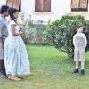 Juliana (Gabriela Moreyra) e Tito Pardo (Nill Marcondes) voltam à fazenda e Almeida (fernando Pavão) encara a moça, no capítulo que vai ao ar na segunda-feira, dia 12 de dezembro de 2016, na novela 'Escrava Mãe'