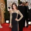 Lizzy Caplan usou um vestido da grife Emilio Puccino Globo de Ouro 2014