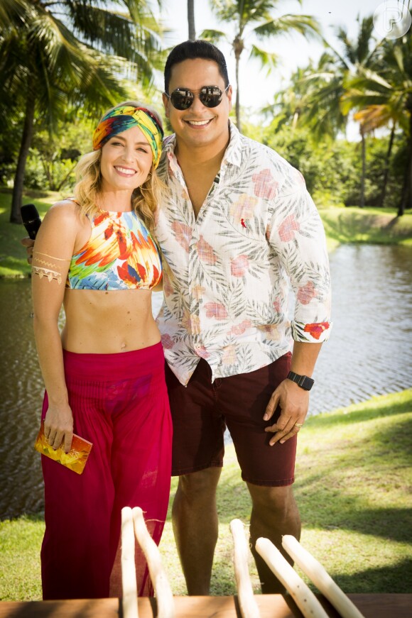 Angélica exibe barriga sarada durante temporada de verão do programa 'Estrelas', ao lado do cantor Xanddy