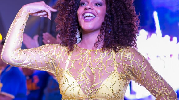 Carnaval 2017: Juliana Alves usa look transparente para cair no samba. Fotos!