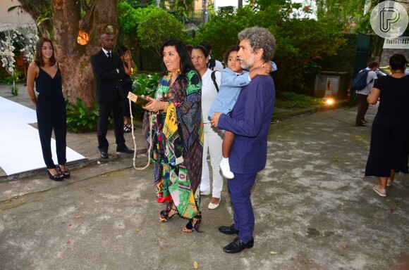 O artista plástico Vik Muniz se casou neste sábado, 10 de dezembro de 2016, no Rio de Janeiro, e recebeu convidados famosos como Maitê Proença, Zeca Camargo, Glória Maria e Regina Casé
