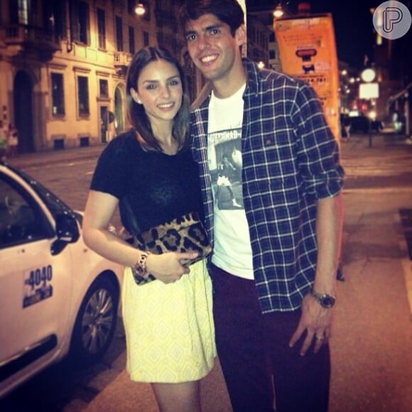 Kaká, que atualmente vive na Itália, é casado com Carol Celico