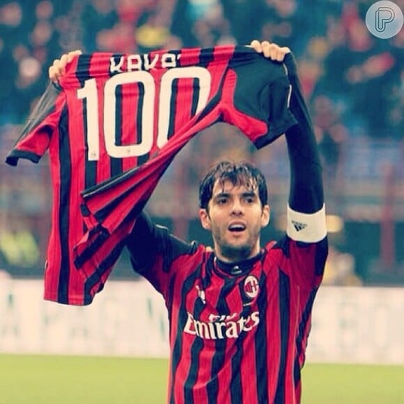 Na segunda-feira (6) Kaká postou uma foto em sua conta no Instagram comemorando o seu sucesso no clube. 'E o ano começa assim. 100 gols com essa camisa, ou melhor, já sao 101'