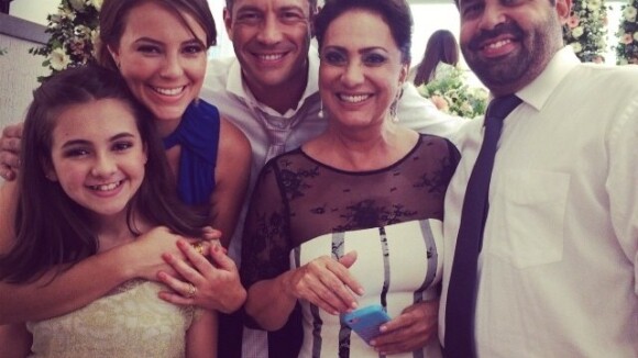 'Amor à Vida': veja fotos do elenco nos bastidores do casamento de Gina e Elias