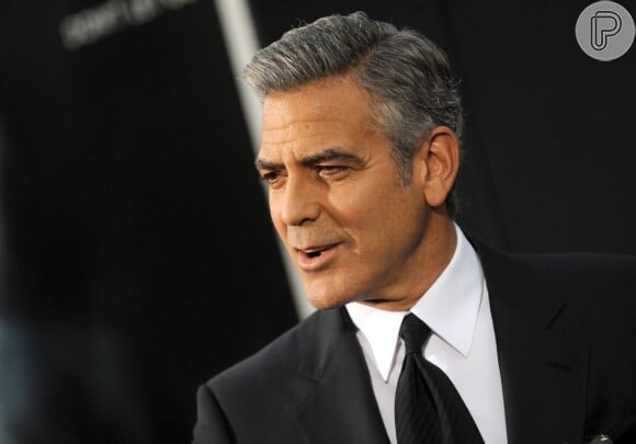 George Clooney está sendo disputado em promoção de site americano