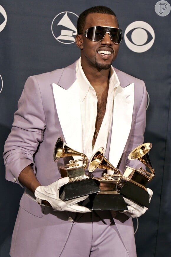 Kanye West apenas fica atrás de Stevie Wonder no título de cantor que mais vezes ganhou o Grammy Awards. O noivo de Kim Kardashian tem 21 gramofones dourados