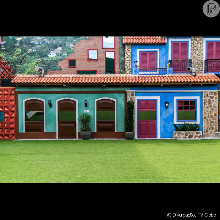 No 'BBB17', a fachada da casa traz um toque inovador, diferente do que já  foi visto nos anos anteriores como a decoração com vilas coloridas  inspiradas nas cida - Purepeople