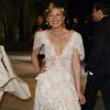Kirsten Dunst impressiona pela boa forma ao repetir o mesmo vestido 13 anos depois