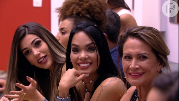 No 'Big Brother Brasil 17',  Vivian e Mayara venceram a dupla concorrente: Ilmar e Marinalva