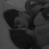 'BBB17': Mayara e Antonio voltaram a se beijar e movimentaram o edredom. '(Como vamos dormir?) De conchinha? Vamos. Sim', disparou a mineira para o gêmeo de Manoel