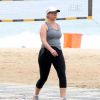 Recentemente, Giulia Gam foi clicada em caminhada na praia no Rio