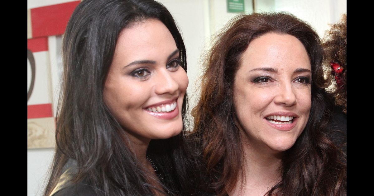 Leticia Lima assume namoro com Ana Carolina em entrevista a revista 'VIP' divulgada nesta quarta Leticia Lima assume namoro com Ana Carolina em entrevista a revista 'VIP' divulgada nesta quarta