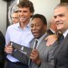 Pelé e Guga prestigiaram nesta quarta-feira, 05 de fevereiro de 2014, o a inauguração de uma relojoaria. A marca será a responsável por cronometrar o tempo dos jogos da Copa do Mundo de 2014 no Brasil