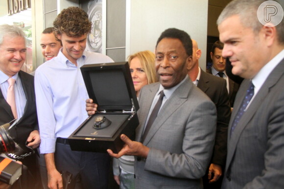 Pelé usou um relógio da grife avaliado em R$45mil