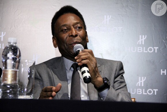 Pelé prestigiou nesta quarta-feira, 05 de fevereiro de 2014, o a inauguração de uma relojoaria na Zona Sul do Rio de Janeiro. A marca será a responsável por cronometrar o tempo dos jogos da Copa do Mundo de 2014 no Brasil