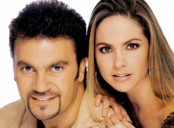 Em 1997, Lucero se casou com o cantor Manuel Mijares. O evento foi chamado de 'o casamento do ano' e televisionado pela Televisa no México e nos Estados Unidos. O casal se conheceu no final da década de 80, nas gravações do filme 'Escápate Conmigo'. Mas Mijares só deu o anel de compromisso para Lucero em 1996, em um concerto
