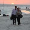 Natália do Vale e Herson Capri gravaram uma cena romântica de 'Em Família' na praia da Barra da Tijuca nesta quinta-feira, 06 de fevereiro de 2014