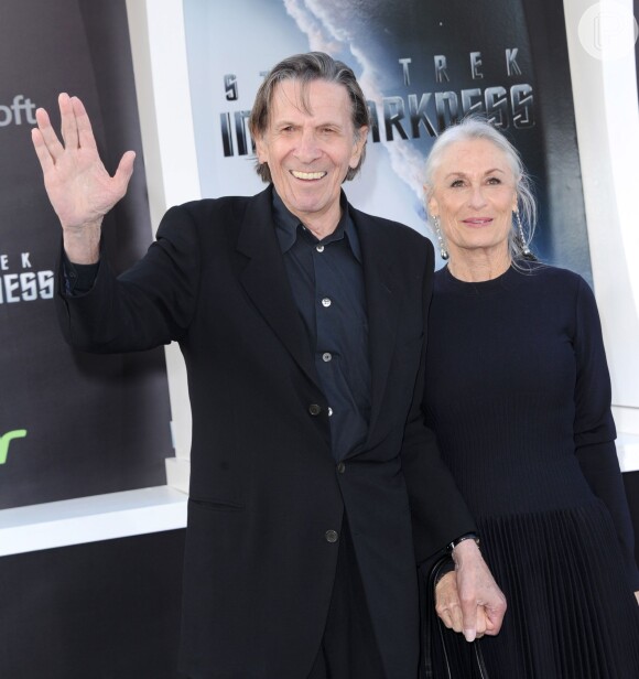 Leonard Nimoy ao lado da mulher Susan Bay na première de 'Além da escuridão: Star Trek' (2013), trabalho mais recente do ator
