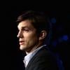 Ashton Kutcher e Charlie Sheen se desentendem