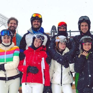 Na terça-feira, 28 de fevereiro de 2017, ela levou o noivo para esquiar com amigos