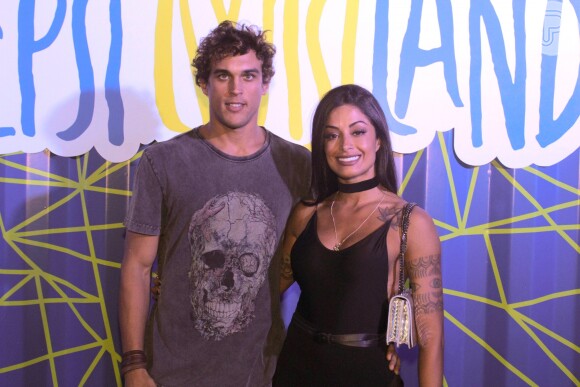Aline Riscado e Felipe Roque curtiram o terceiro dia do Pepsi Festival, no último dia 4/02