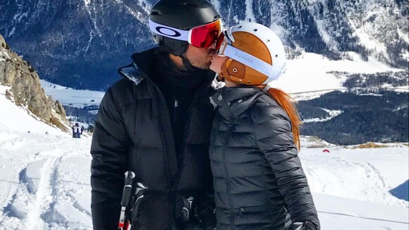 Foto: Marina Ruy Barbosa dá beijo em Xandinho Negrão durante viagem à Suíça