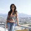 Bruna Marquezine investe no jeans detonado