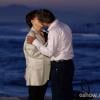 Ricardo (Herson Capri) beija Chica (Natália do Vale) após reencontro