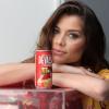 Alinne Moraes estrela nova campanha publicitária da cervejaria Devassa