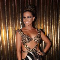 Mariana Rios desfila look de R$ 100 mil em baile: ouro e diamantes negros