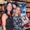 Carolina Ferraz e Carolina Dieckmann em noite de autógrafos no Rio; atriz lançou livro de receitas 'Na cozinha com Carolina Ferraz'