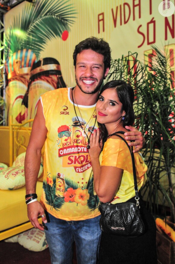 Nando Rodrigues e Camilla Camargo atuaram na novela 'Em Família'