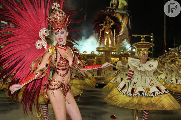 Para Monique Evans, Bárbara mostrou samba no pé no desfile da Grande Rio