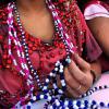 Bruna Marquezine mostra guias que ganhou no Carnaval de Salvador: 'Muito axé'