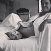 Regina Duarte paparica barrigão da nora, Regiane Alves, grávida de 8 meses; foto foi postada no perfil de Regina na manhã desta terça-feira, 4 de março de 2014