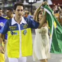 Bruno Senna comemora vitória da Unidos da Tijuca: 'É campeã!'