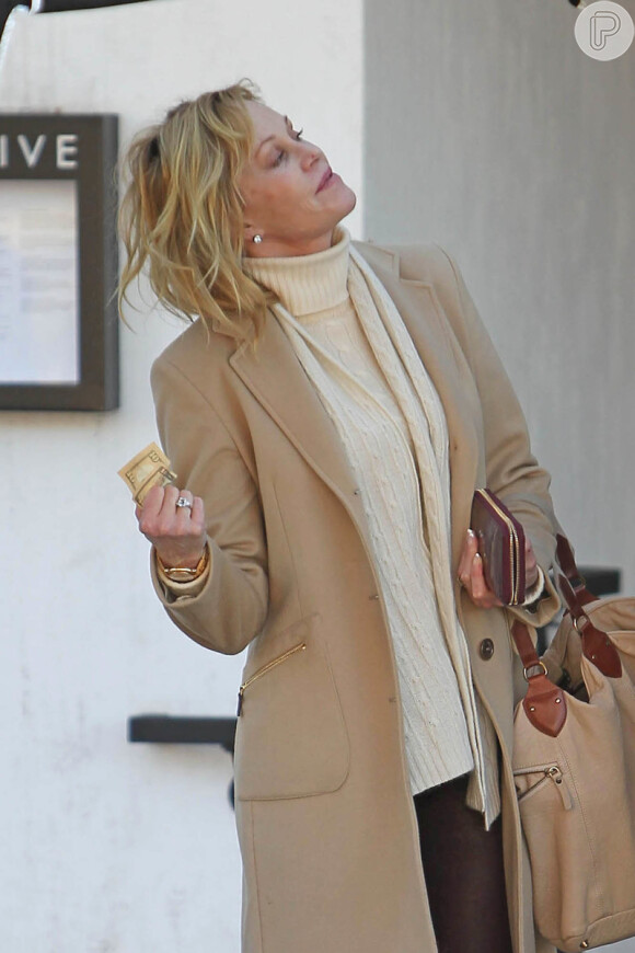 Melanie Griffith vai às compras depois de almoçar em Los Angeles, nos Estados Unidos, em 15 de janeiro de 2013