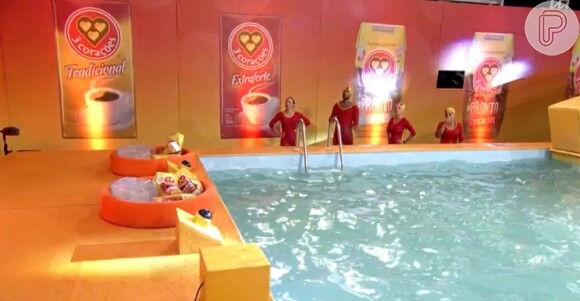 Prova em piscina gelada no 'BBB 14' coloca Valter (Slim), Clara, Vanessa e Aline em disputa pela liderança