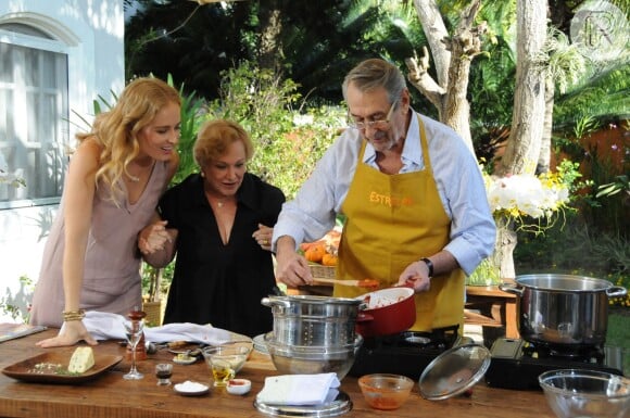 Paulo Goulart e Nicette Bruno participaram do programa 'Estrelas' em abril de 2012. Na ocasião o casal ensinou uma receita de massa com molho de tomate e gorgonzola