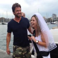 Gerard Butler surpreende noiva ao aparecer em despedida de solteira