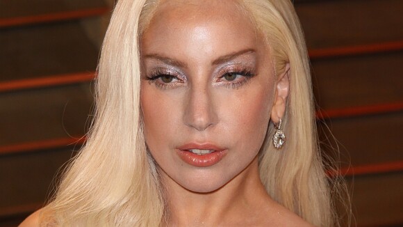 Petição online critica apresentação polêmica de Lady Gaga: 'De mal gosto'