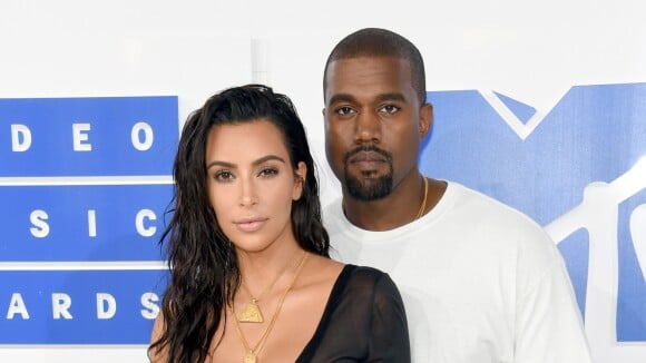 Kim Kardashian paga R$149 mil para barriga de aluguel e R$16 mil por filho gêmeo