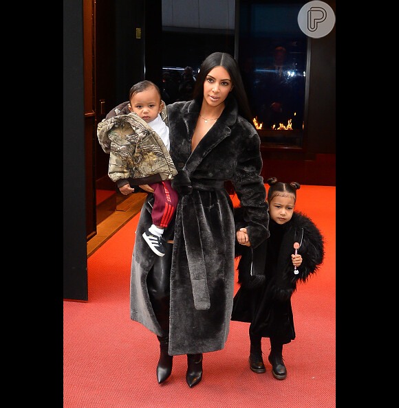 Kim Kardashian é mãe de Nort West e Saint West
