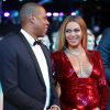 O anúncio do nascimento dos filhos gêmeos de Beyoncé e Jay-Z foi feita pelo pai na cantora em sua conta no Twitter: 'Eles estão aqui'