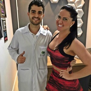 ' Eu sou uma pessoa que se preocupa com a saúde. Vou ao médico, procuro nutricionista, para ver como estão as minhas vitaminas, minha taxa de gordura, porque eu não quero ser uma pessoa com colesterol alto, cheia de gordura e que futuramente possa ter um 'treco'. Então vamos nos cuidar, pensar na saúde', acrescentou Graciele Lacerda