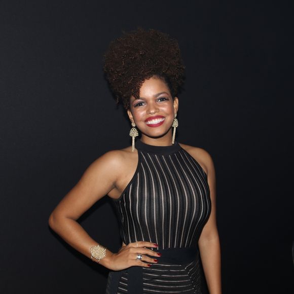 Jeniffer Nascimento ensina dica preciosa para ter cabelos bonitos e hidratados