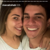 Vivian Amorim e Manoel Rafaski, casal formado no 'BBB17', usaram looks parecidos em viagem pela Disney